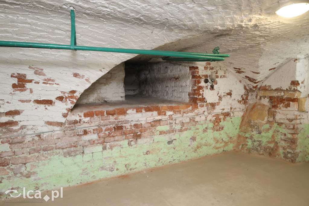 Tajemnice ukryte w belkach stropowych i kryptach