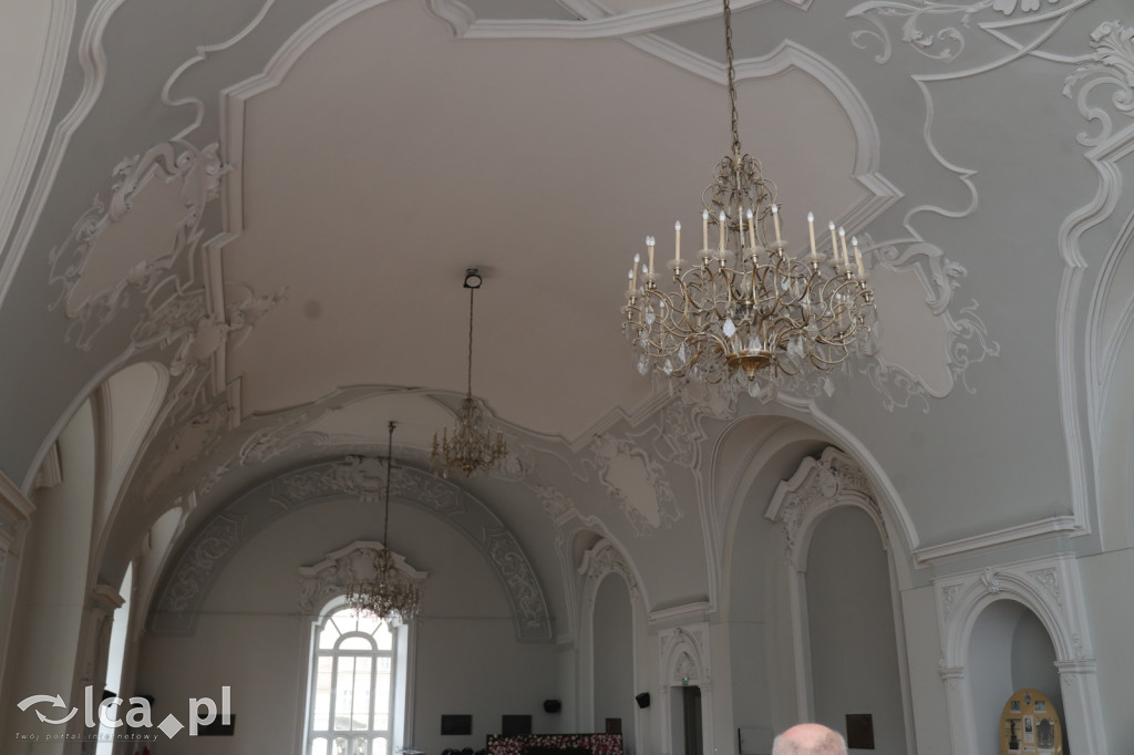 Tajemnice ukryte w belkach stropowych i kryptach