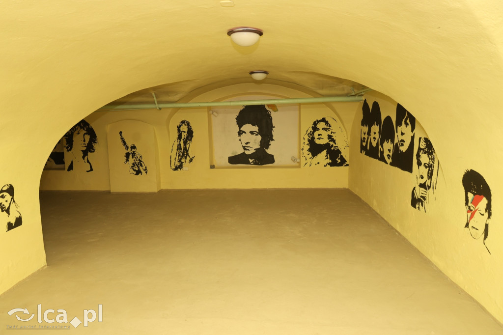 Tajemnice ukryte w belkach stropowych i kryptach