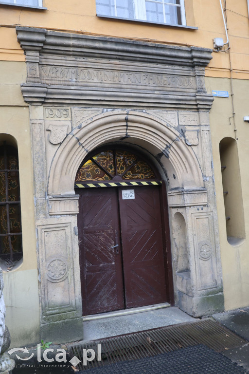 Tajemnice ukryte w belkach stropowych i kryptach