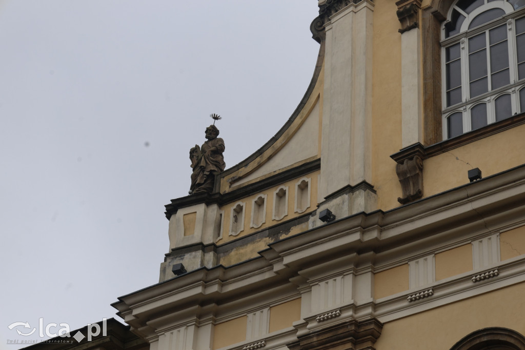 Tajemnice ukryte w belkach stropowych i kryptach