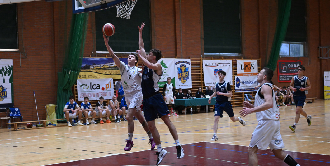 Dominacja Lwów na Piekarach – pewne zwycięstwo KS Basket Legnica