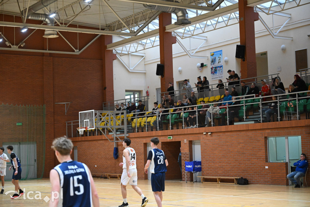 Dominacja Lwów na Piekarach – pewne zwycięstwo KS Basket Legnica