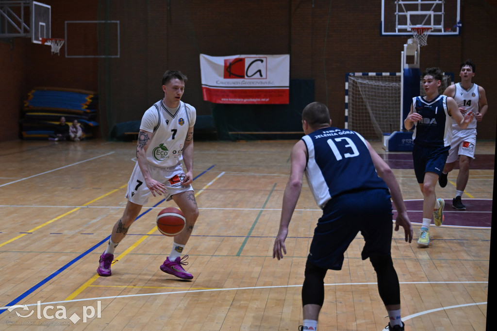 Dominacja Lwów na Piekarach – pewne zwycięstwo KS Basket Legnica