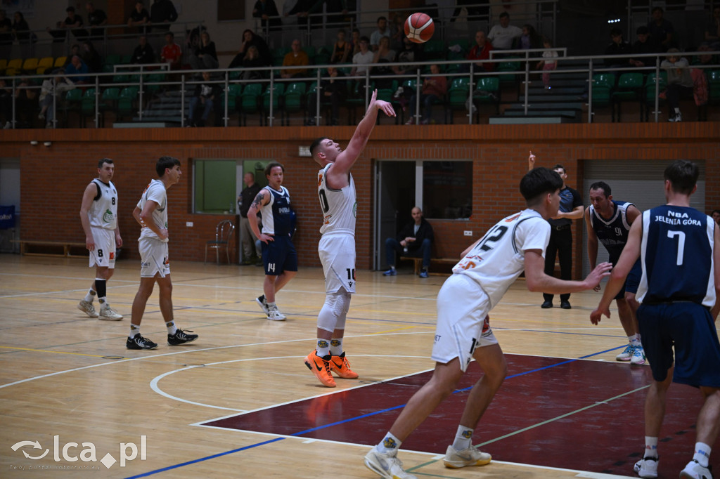 Dominacja Lwów na Piekarach – pewne zwycięstwo KS Basket Legnica
