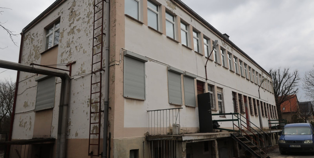 Budynek po OGM 2 idzie pod młotek