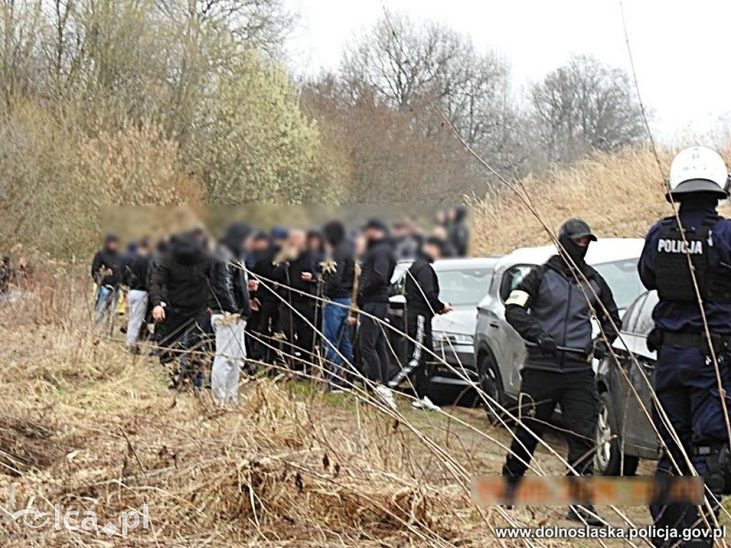 83 pseudokibiców czekało na starcie