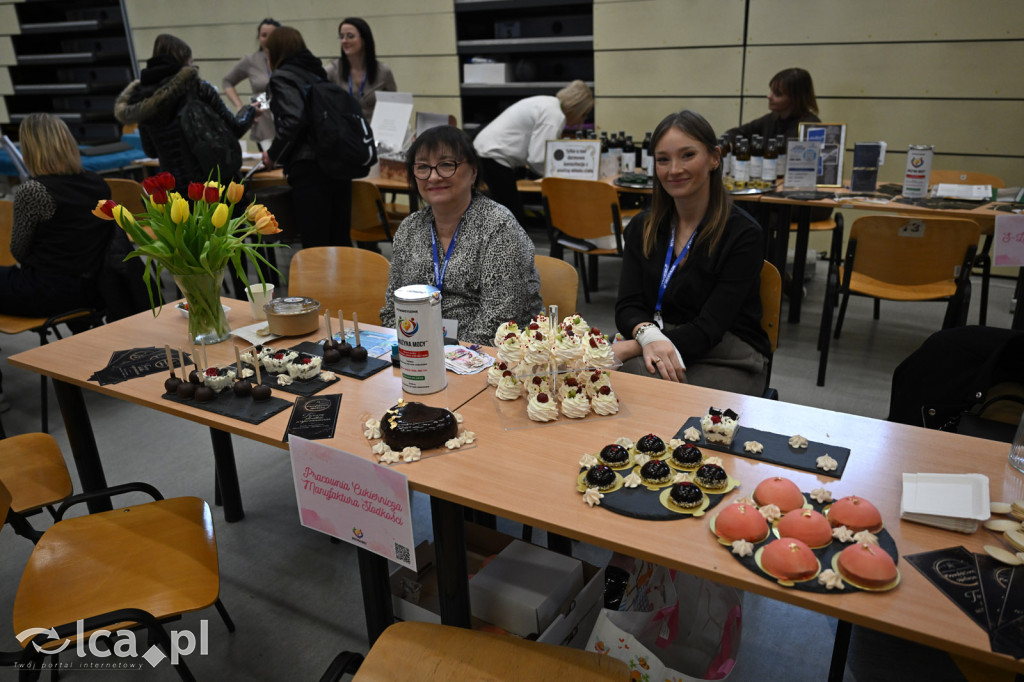 Przyszli i pomogli dwóm malym chłopcom