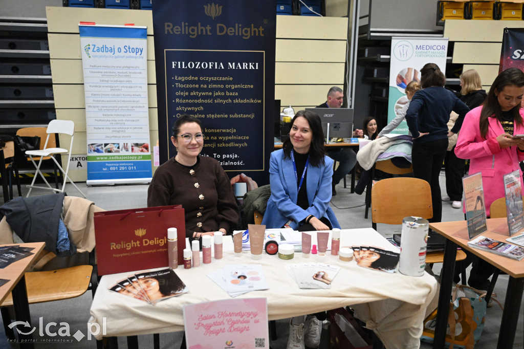 Przyszli i pomogli dwóm malym chłopcom