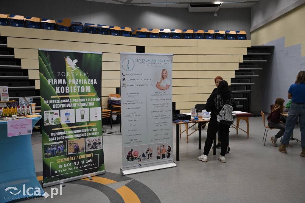 Przyszli i pomogli dwóm malym chłopcom