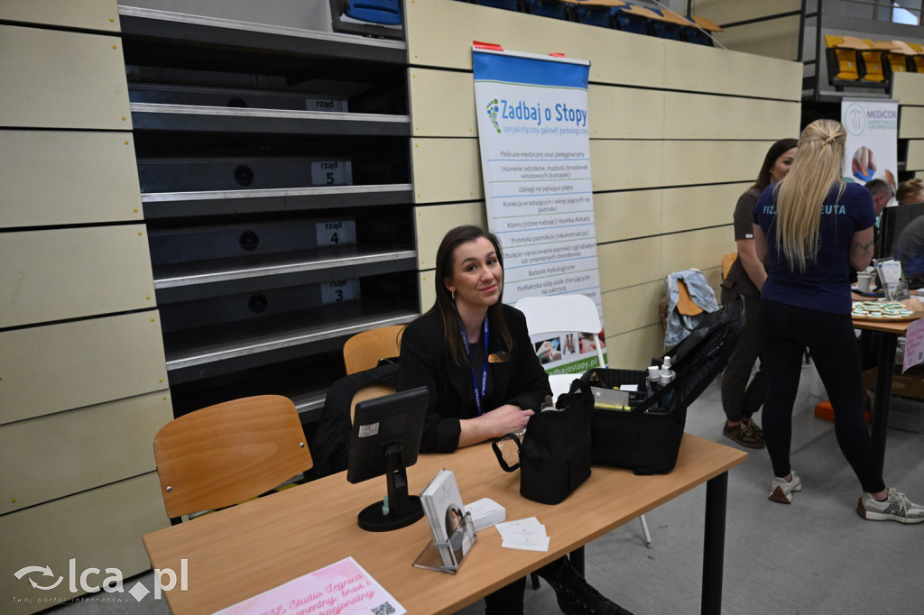 Przyszli i pomogli dwóm malym chłopcom