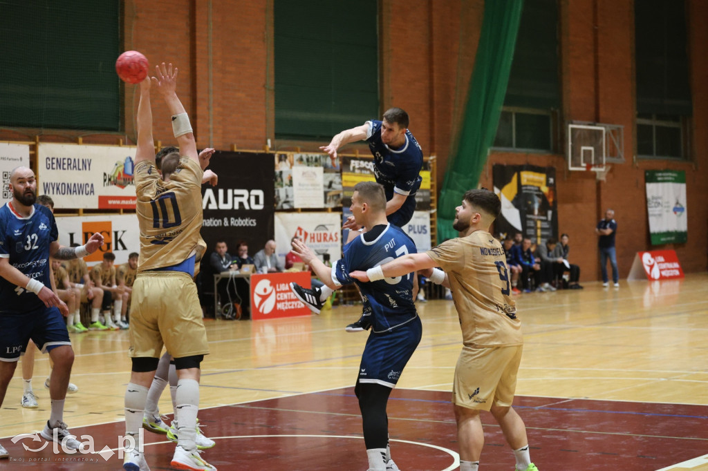 Siódemka Miedź Legnica rzuca wicelidera na kolana