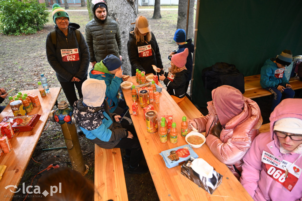 Pokonali kilometr dla „Otwórz Serce”