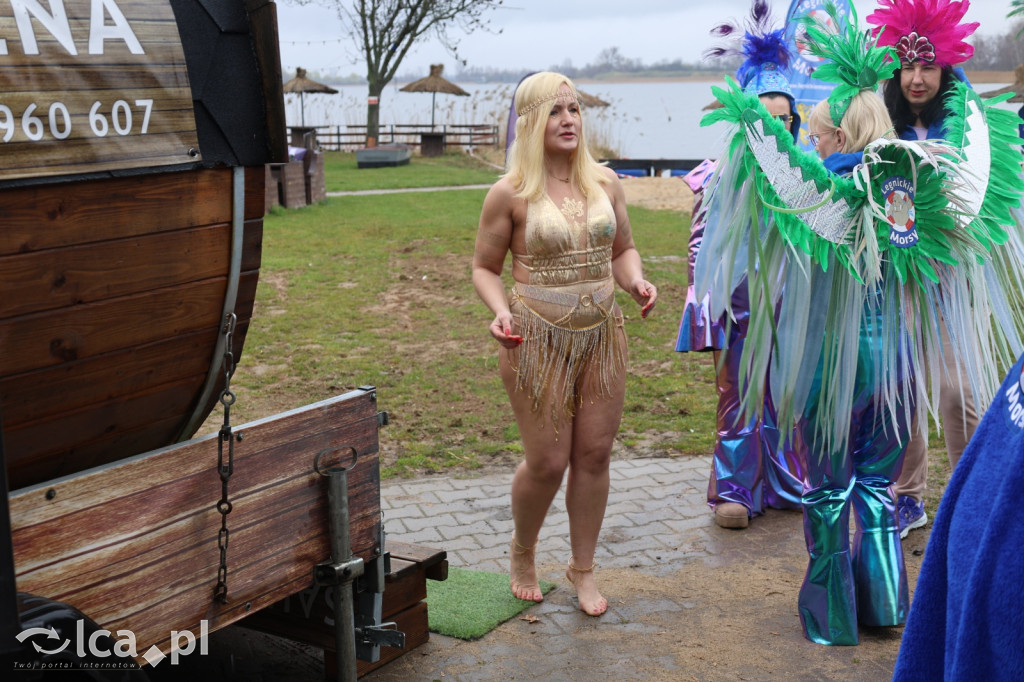 Lodowata woda i gorące emocje