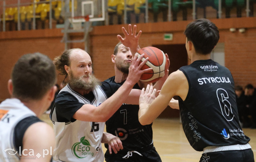 Dominacja na parkiecie KS Basket Legnica