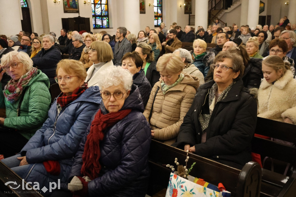 Magia w każdym dźwięku i wypełniony kościół