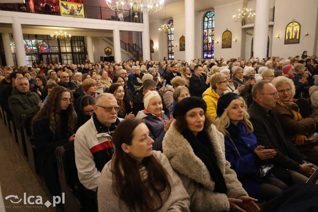 Magia w każdym dźwięku i wypełniony kościół