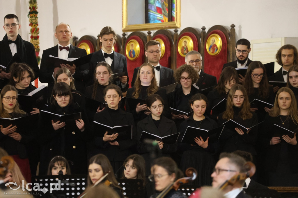 Magia w każdym dźwięku i wypełniony kościół