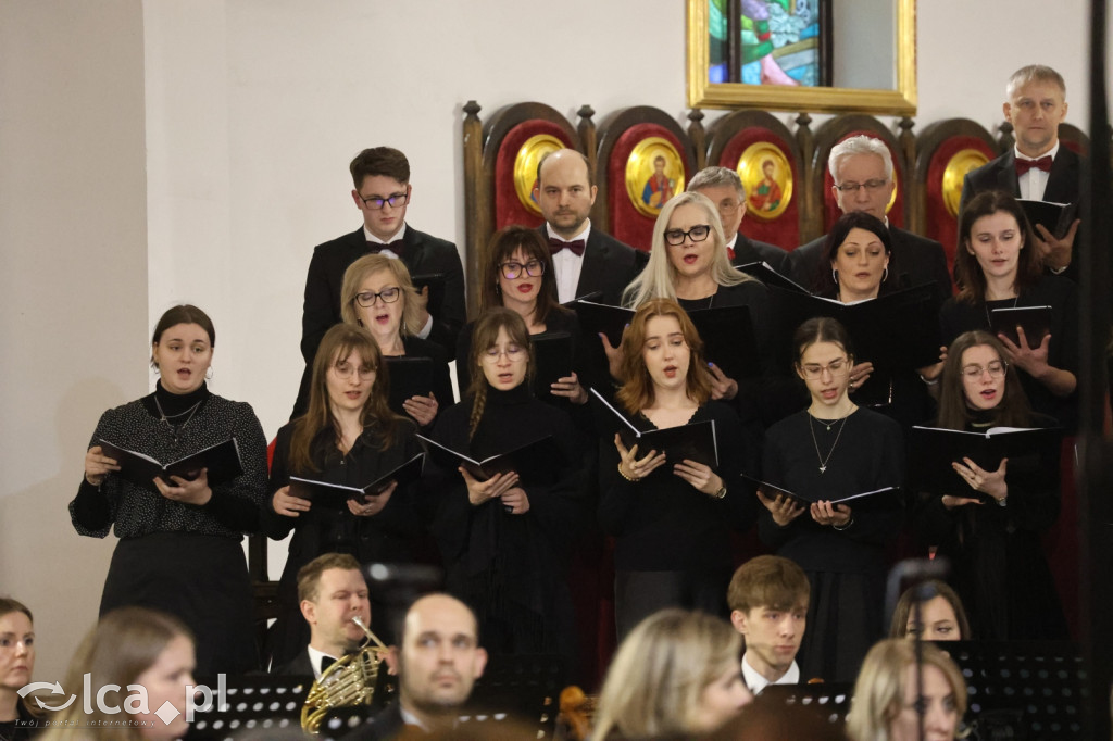 Magia w każdym dźwięku i wypełniony kościół