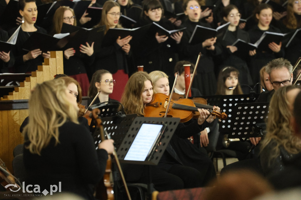 Magia w każdym dźwięku i wypełniony kościół