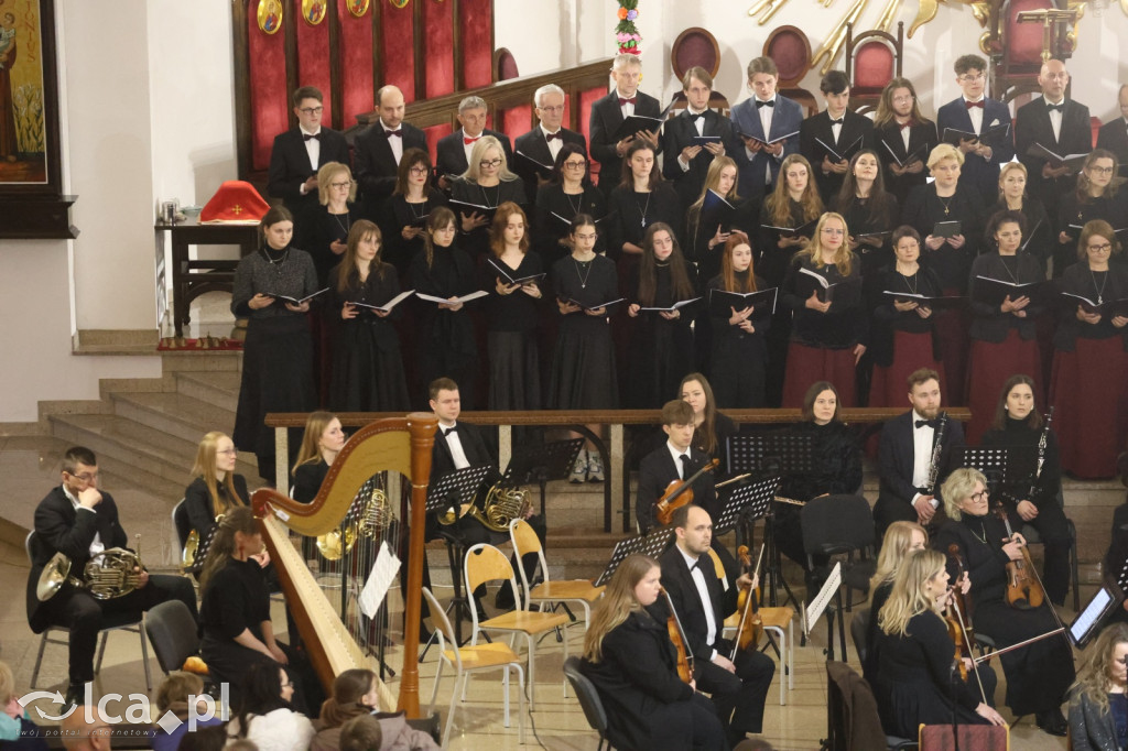 Magia w każdym dźwięku i wypełniony kościół