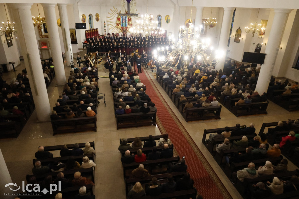 Magia w każdym dźwięku i wypełniony kościół