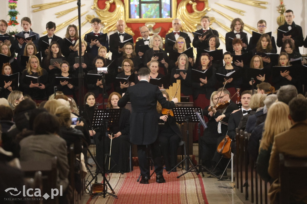 Magia w każdym dźwięku i wypełniony kościół