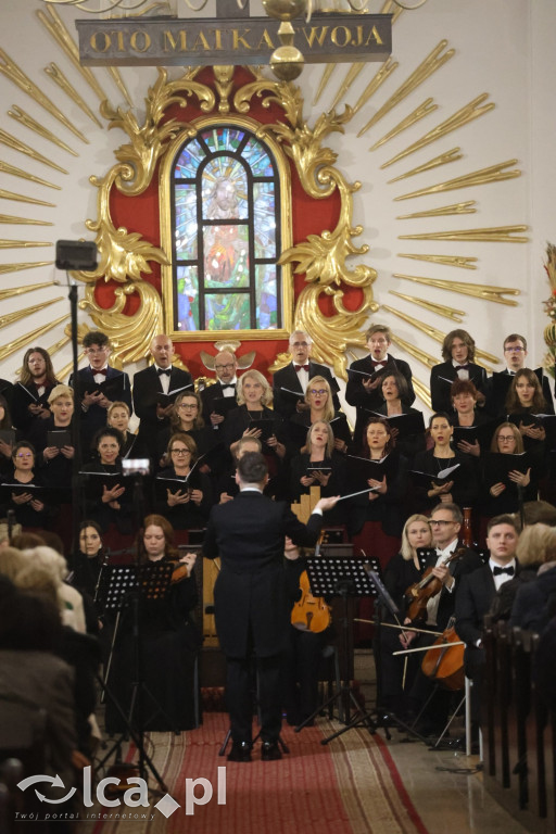 Magia w każdym dźwięku i wypełniony kościół