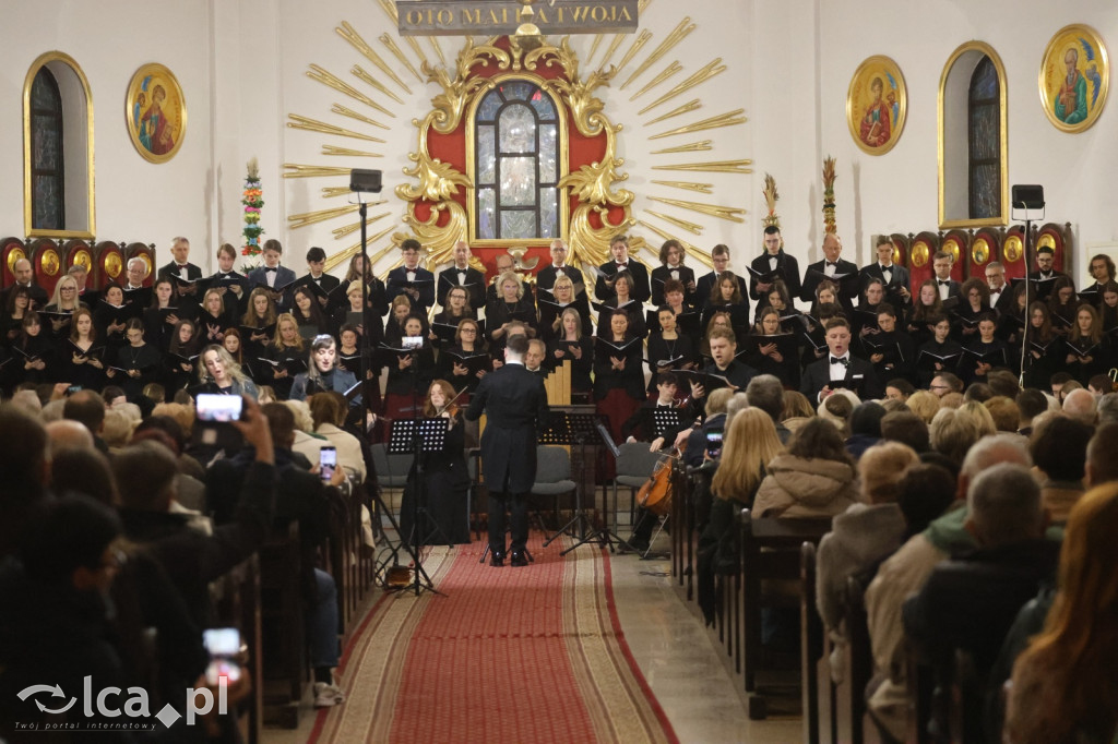 Magia w każdym dźwięku i wypełniony kościół