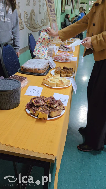 W I LO odbył się kiermasz ciast dla „Daru Losu”