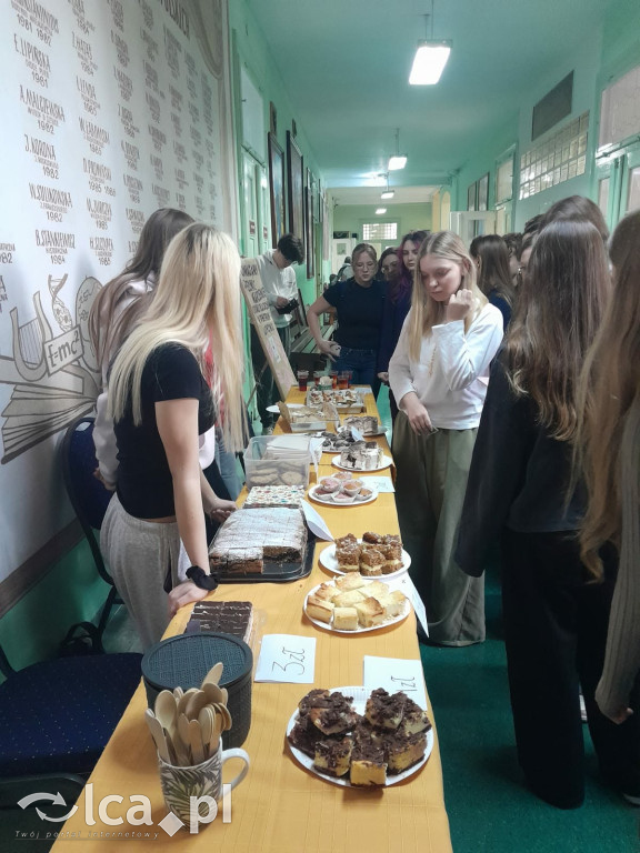 W I LO odbył się kiermasz ciast dla „Daru Losu”