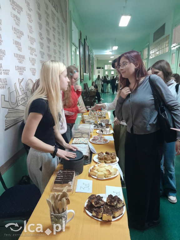 W I LO odbył się kiermasz ciast dla „Daru Losu”