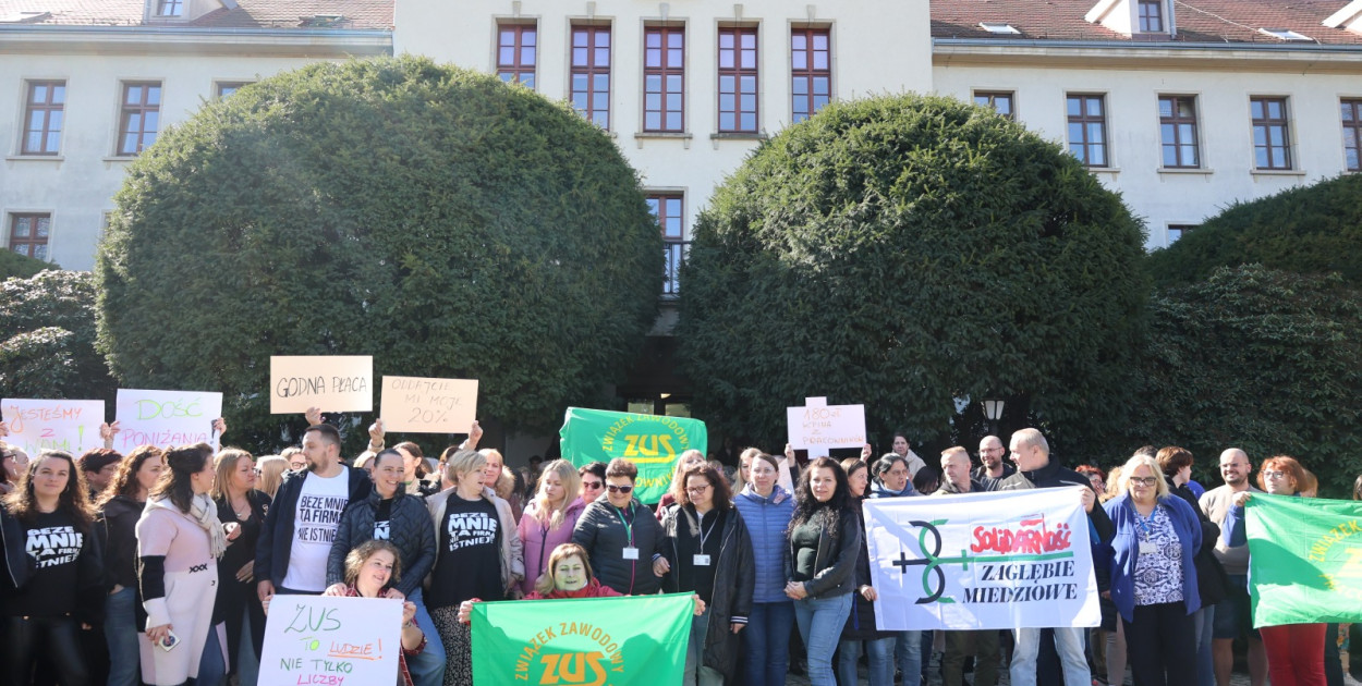 Gorąco przed siedzibą ZUS w Legnicy
