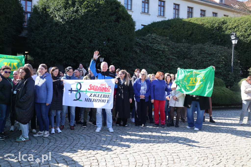 Gorąco przed siedzibą ZUS w Legnicy