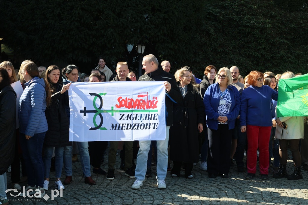 Gorąco przed siedzibą ZUS w Legnicy