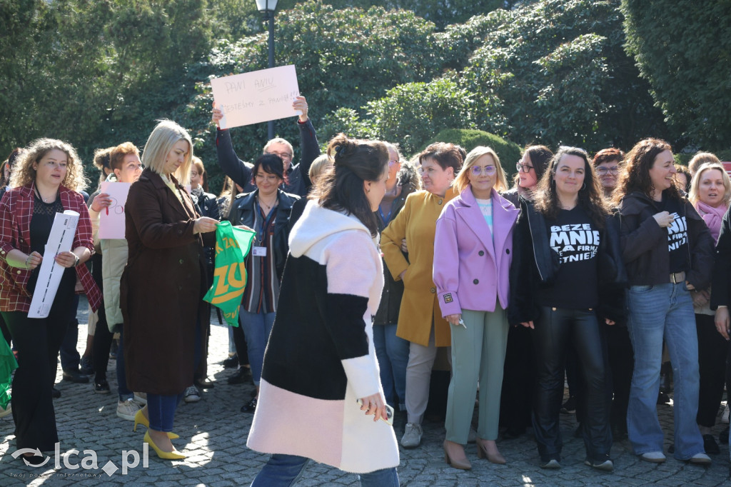 Gorąco przed siedzibą ZUS w Legnicy