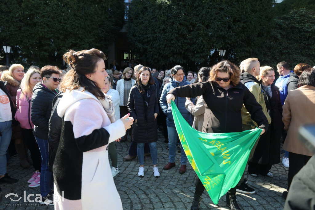 Gorąco przed siedzibą ZUS w Legnicy