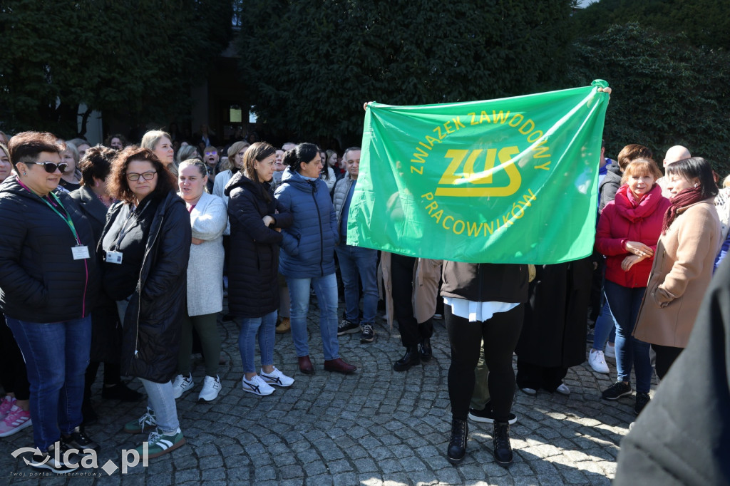 Gorąco przed siedzibą ZUS w Legnicy