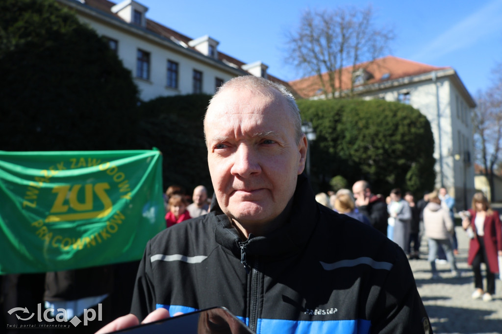 Gorąco przed siedzibą ZUS w Legnicy