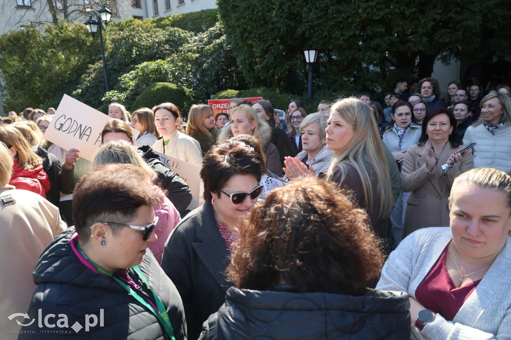 Gorąco przed siedzibą ZUS w Legnicy
