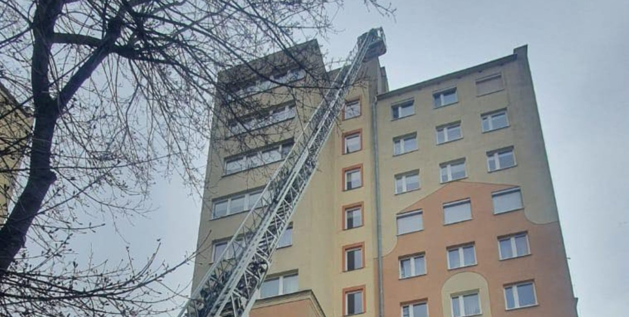 Akcja strażaków na 10. piętrze. To były ćwiczenia