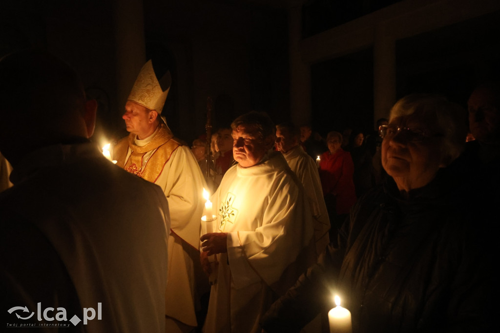 Wigilia Paschalna w kościele NSPJ w Legnicy