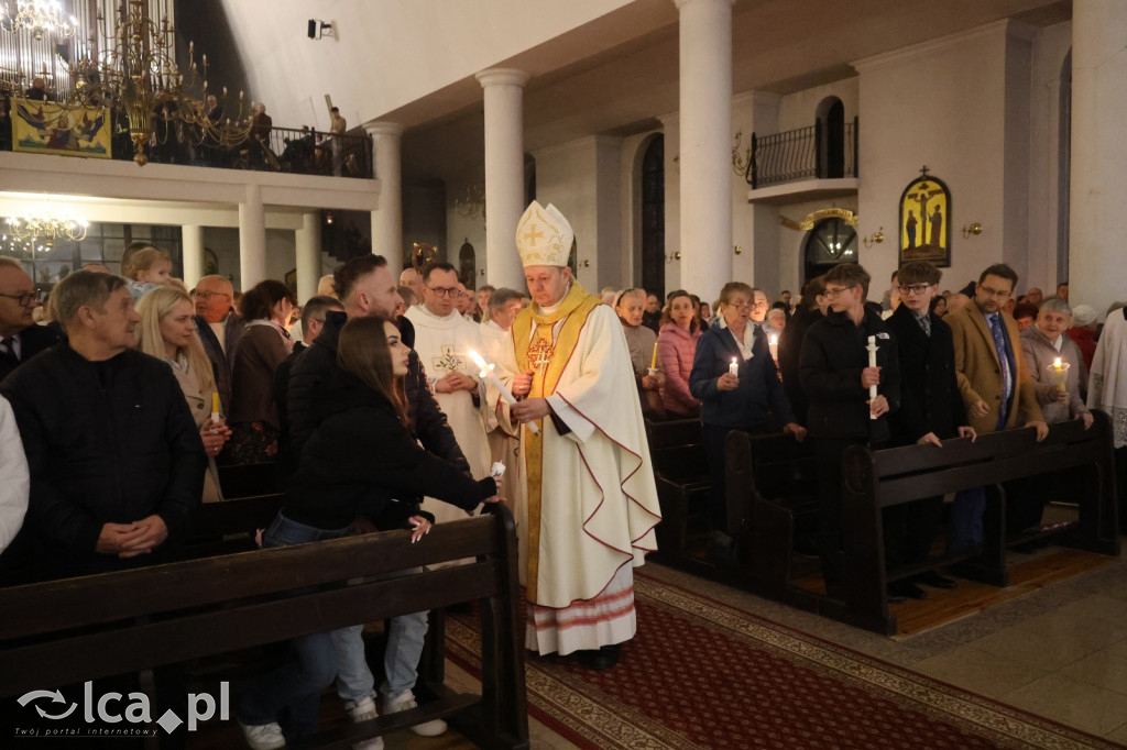 Wigilia Paschalna w kościele NSPJ w Legnicy