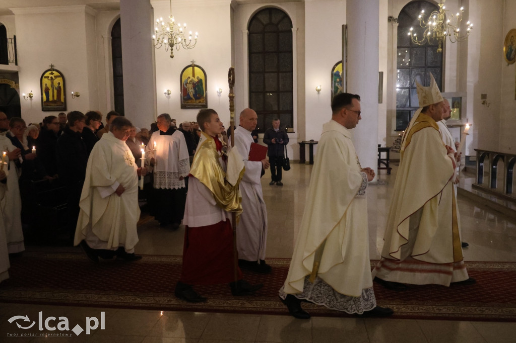 Wigilia Paschalna w kościele NSPJ w Legnicy