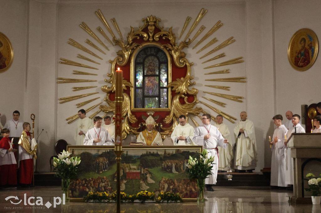 Wigilia Paschalna w kościele NSPJ w Legnicy