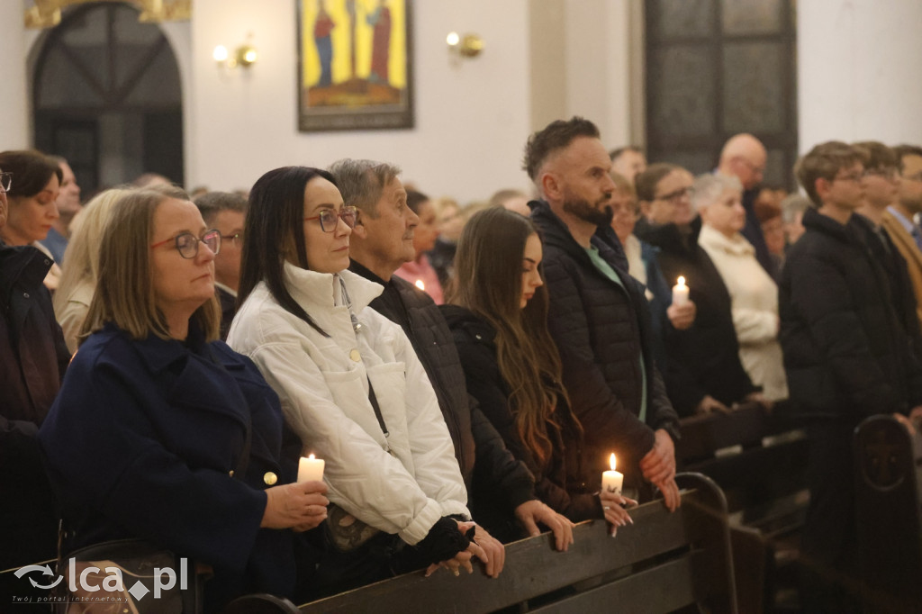 Wigilia Paschalna w kościele NSPJ w Legnicy