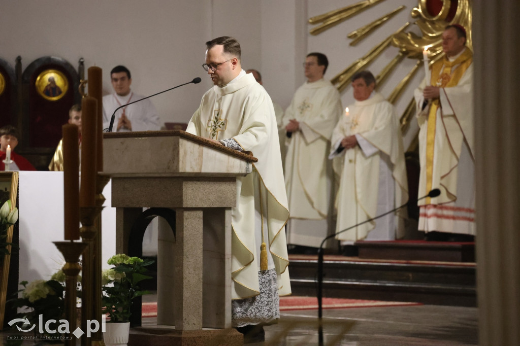 Wigilia Paschalna w kościele NSPJ w Legnicy