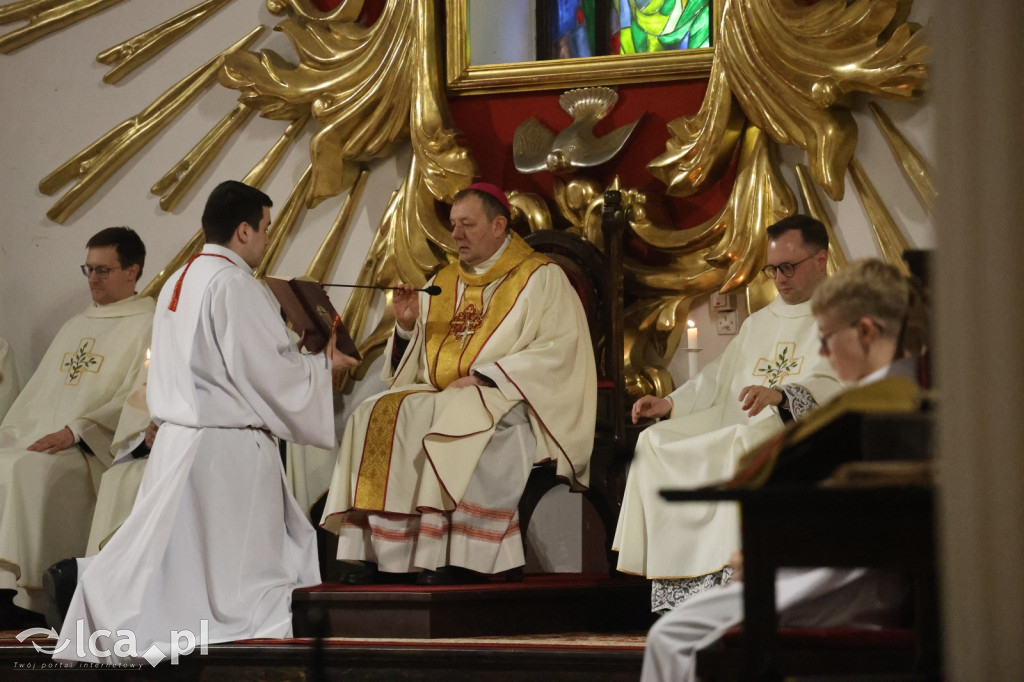 Wigilia Paschalna w kościele NSPJ w Legnicy