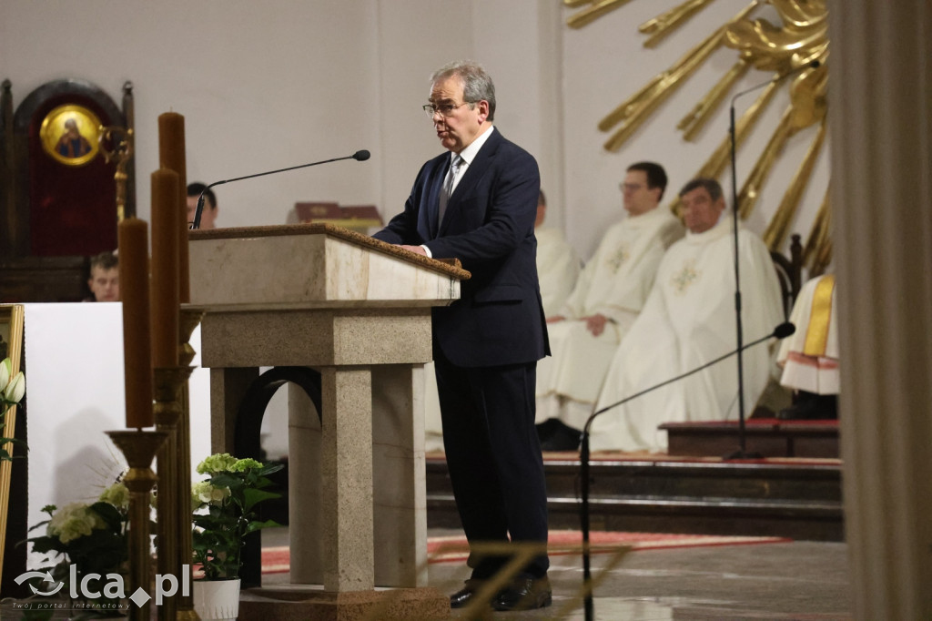 Wigilia Paschalna w kościele NSPJ w Legnicy