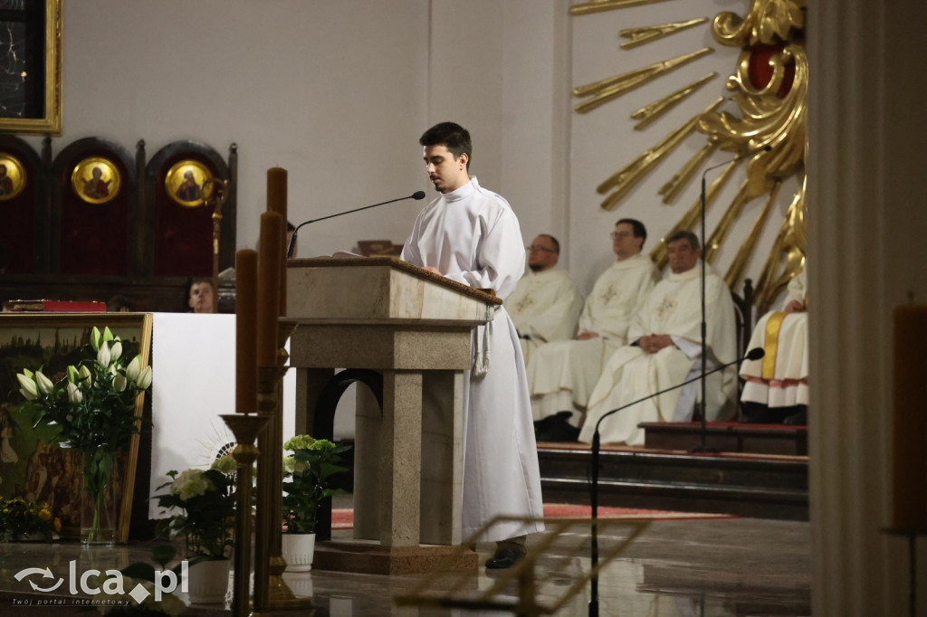 Wigilia Paschalna w kościele NSPJ w Legnicy